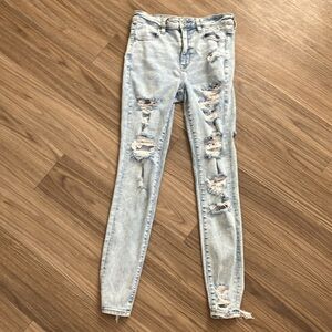 American Eagle Light Wash Ripped Super High Rise Jeggings - Size 8 Long